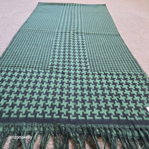 NWT Adrienne Vittadini Wool Cashmere Green Houndstooth Fringe Scarf - Picture 2 of 9
